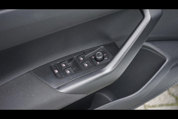 Volkswagen Polo 2.0 TSI GTI AUTOMAAT-ACC-BEATS-CAMERA-CARPLAY-KEYLESS-LED-MODE-NAVIGATIE-PANORAMA-VIRTUEEL