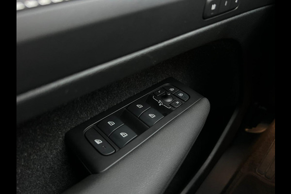 Volvo XC40 Recharge P8 AWD R-Design NL AUTO | LEDER | CAMERA | HARMAN KARDON | STUURWIEL VERW