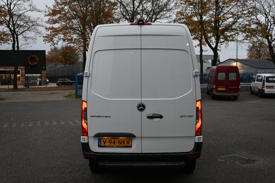 Mercedes-Benz Sprinter 317 CDI L2H2 RWD MBUX met camera, LED in laadruimte, Opstap