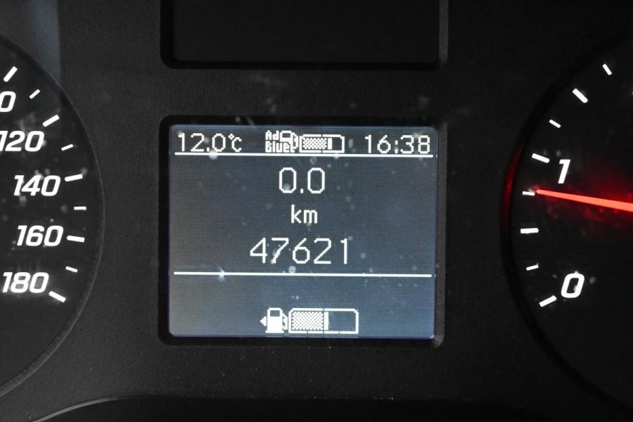 Mercedes-Benz Sprinter 317 CDI L2H2 RWD MBUX met camera, LED in laadruimte, Opstap