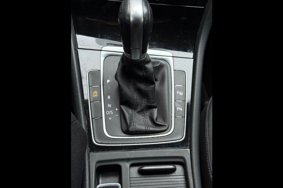 Volkswagen Golf 1.6 TDI Highline Business R l Facelift l Navi l PDC l ACC l Distr VV l Rijdt & Schakelt zeer goed l