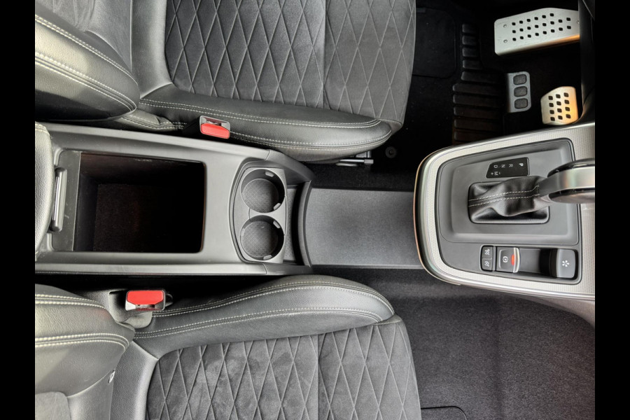 Renault Scénic 1.3 TCe Intens Automaat Adaptive cruise Clima Bose Apple / Android Trekhaak Camera v+a Parkeerhulp