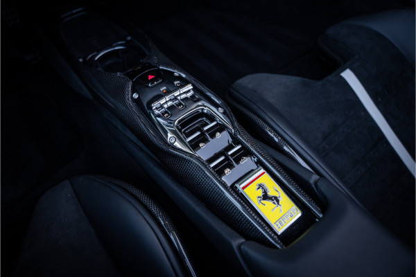 Ferrari 296 GTS 3.0 V6 - Verde Francesca | Spyder l 830PK! l Race Display l Racing Seats | Carbon