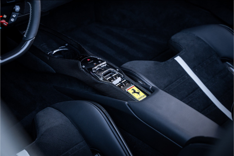 Ferrari 296 GTS 3.0 V6 - Verde Francesca | Spyder l 830PK! l Race Display l Racing Seats | Carbon