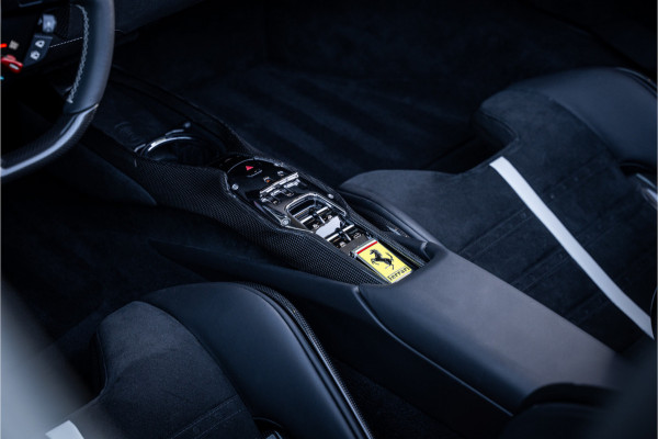 Ferrari 296 GTS 3.0 V6 - Verde Francesca | Spyder l 830PK! l Race Display l Racing Seats | Carbon