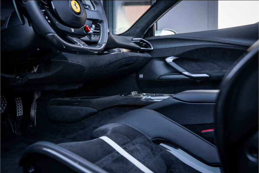 Ferrari 296 GTS 3.0 V6 - Verde Francesca | Spyder l 830PK! l Race Display l Racing Seats | Carbon