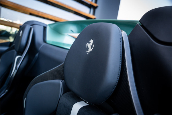 Ferrari 296 GTS 3.0 V6 - Verde Francesca | Spyder l 830PK! l Race Display l Racing Seats | Carbon