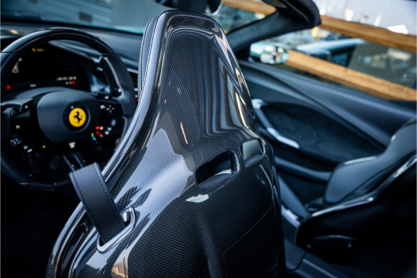 Ferrari 296 GTS 3.0 V6 - Verde Francesca | Spyder l 830PK! l Race Display l Racing Seats | Carbon