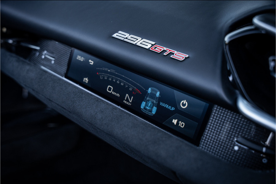 Ferrari 296 GTS 3.0 V6 - Verde Francesca | Spyder l 830PK! l Race Display l Racing Seats | Carbon
