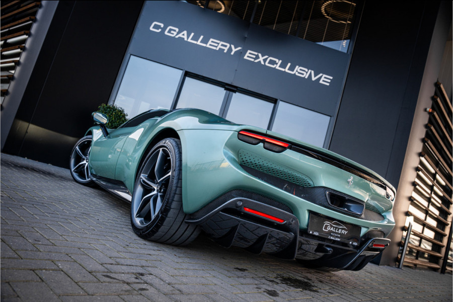 Ferrari 296 GTS 3.0 V6 - Verde Francesca | Spyder l 830PK! l Race Display l Racing Seats | Carbon