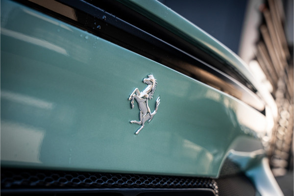 Ferrari 296 GTS 3.0 V6 - Verde Francesca | Spyder l 830PK! l Race Display l Racing Seats | Carbon