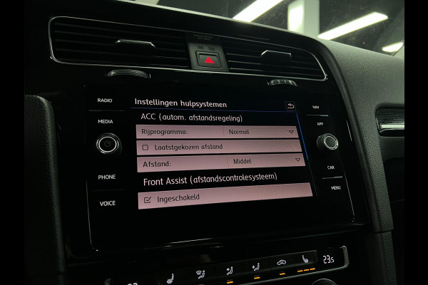 Volkswagen Golf 7.5 1.5 TSI R-LINE | ACC | CARPLAY |LED|