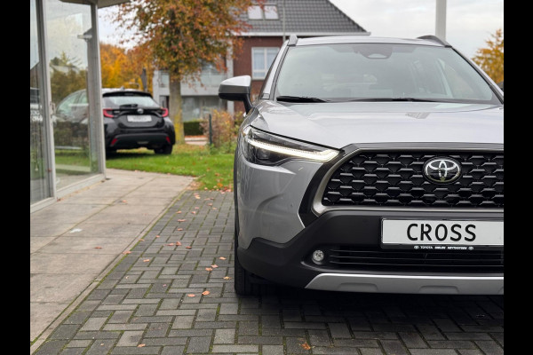 Toyota Corolla Cross 1.8 Hybrid Style | Dodehoekdetectie, Elektrische achterklep, Stoel + stuurverwarming, 18 inch, Apple carplay/Android auto