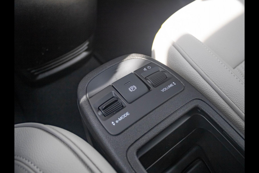 Fiat 500E Giorgio Armani Collector's Edition 42 kWh | 17% Bijtelling | Zeer Exclusief | Beperkte Oplage !