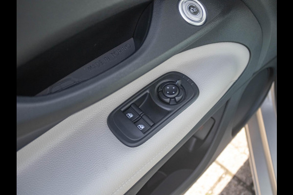 Fiat 500E Giorgio Armani Collector's Edition 42 kWh | 17% Bijtelling | Zeer Exclusief | Beperkte Oplage !