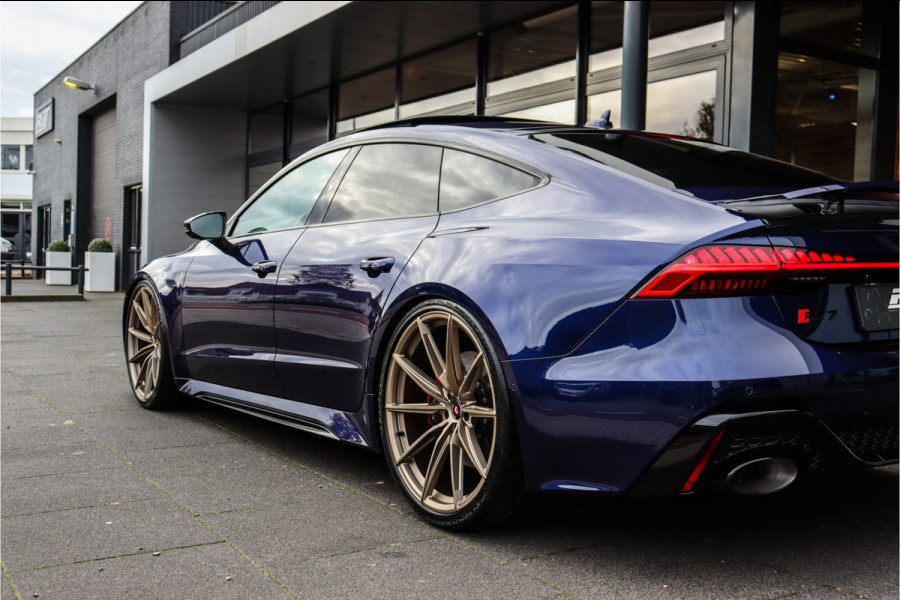 Audi RS7 4.0 V8 TFSI quattro **Dynamic Plus/4ws/Ceramic/Carbon/HUD/Pano/Matrix/360**