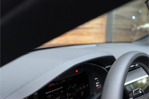 Audi RS7 4.0 V8 TFSI quattro **Dynamic Plus/4ws/Ceramic/Carbon/HUD/Pano/Matrix/360**