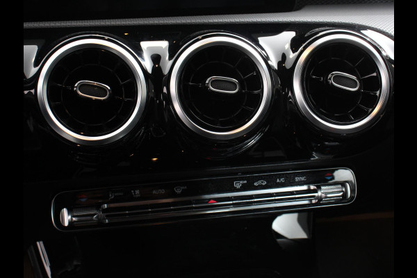 Mercedes-Benz CLA-Klasse Shooting Brake 200 163pk DCT Progressive | Navigatie | Camera | Parkeersensoren | Elektrische achterklep | Stoelverwarming | Cruise Control | Ledverlichting | Climate Control