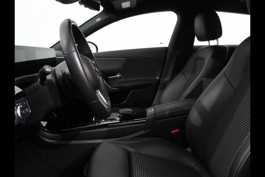 Mercedes-Benz CLA-Klasse Shooting Brake 200 163pk DCT Progressive | Navigatie | Camera | Parkeersensoren | Elektrische achterklep | Stoelverwarming | Cruise Control | Ledverlichting | Climate Control