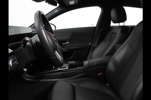 Mercedes-Benz CLA-Klasse Shooting Brake 200 163pk DCT Progressive | Navigatie | Camera | Parkeersensoren | Elektrische achterklep | Stoelverwarming | Cruise Control | Ledverlichting | Climate Control