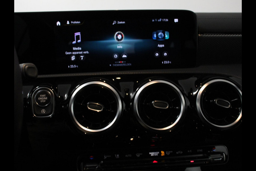 Mercedes-Benz CLA-Klasse Shooting Brake 200 163pk DCT Progressive | Navigatie | Camera | Parkeersensoren | Elektrische achterklep | Stoelverwarming | Cruise Control | Ledverlichting | Climate Control