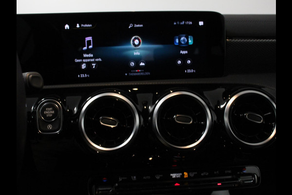 Mercedes-Benz CLA-Klasse Shooting Brake 200 163pk DCT Progressive | Navigatie | Camera | Parkeersensoren | Elektrische achterklep | Stoelverwarming | Cruise Control | Ledverlichting | Climate Control