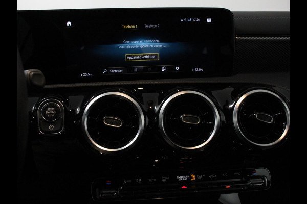 Mercedes-Benz CLA-Klasse Shooting Brake 200 163pk DCT Progressive | Navigatie | Camera | Parkeersensoren | Elektrische achterklep | Stoelverwarming | Cruise Control | Ledverlichting | Climate Control