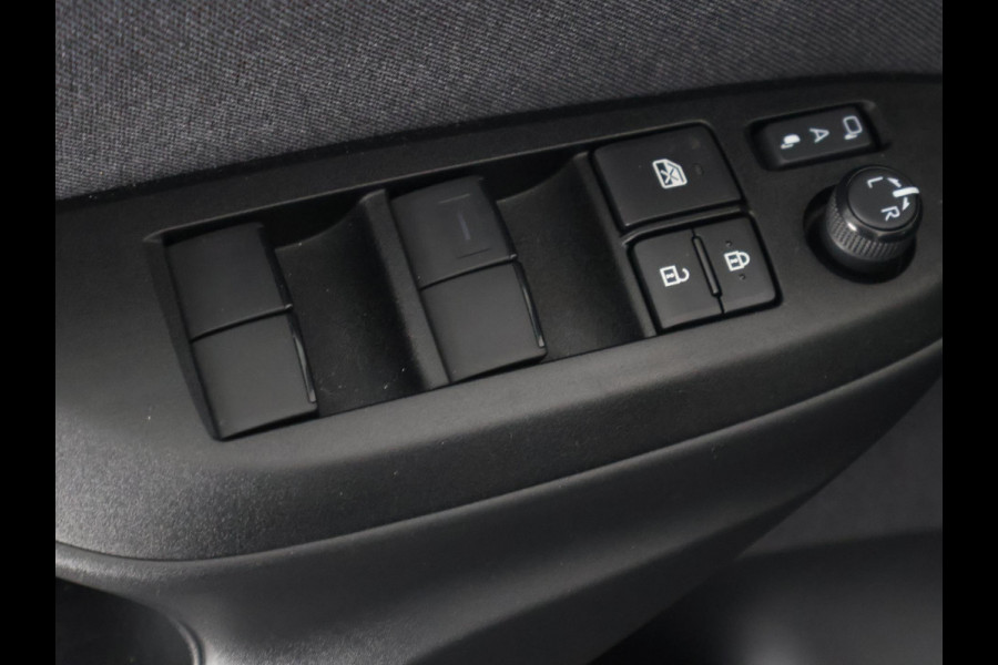 Toyota Yaris 1.5 Hybrid 115 Dynamic Luxury | Stuur- & Stoelverwarming | Dodehoek Detectie | Comfort Pack |