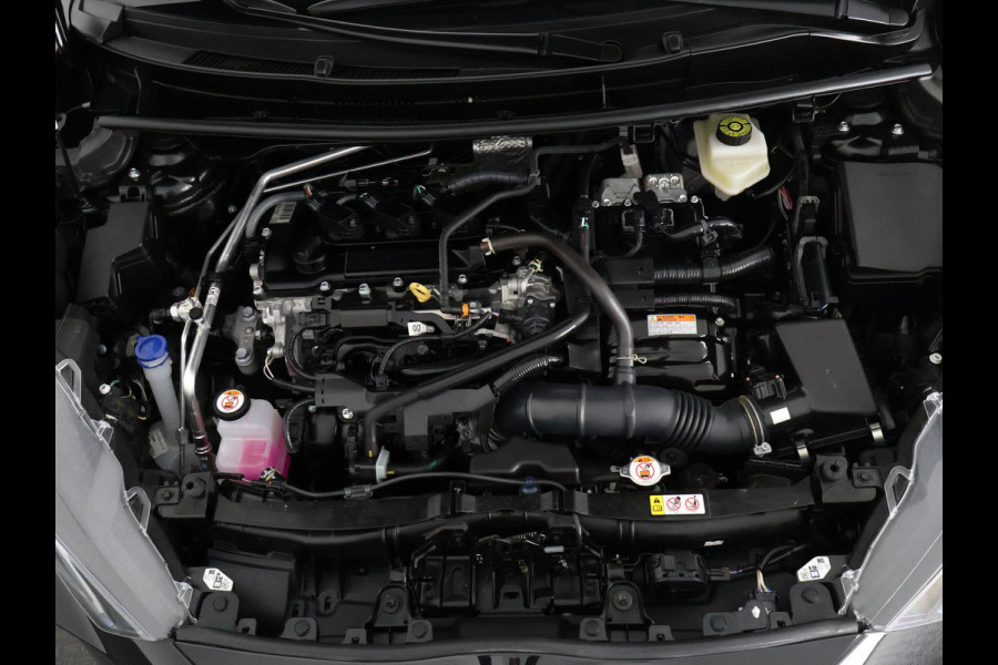 Toyota Yaris 1.5 Hybrid 115 Dynamic Luxury | Stuur- & Stoelverwarming | Dodehoek Detectie | Comfort Pack |