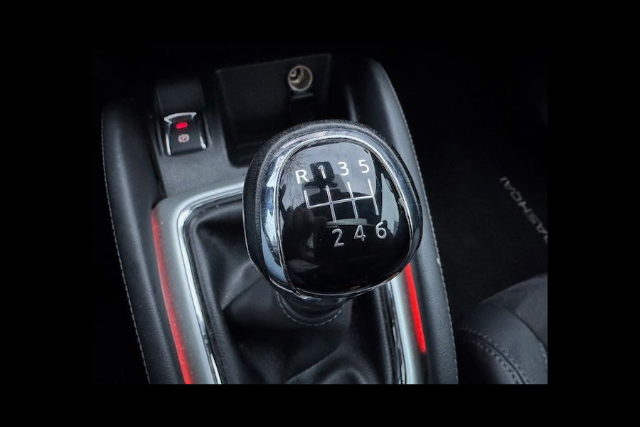 Nissan QASHQAI 1.6 Turbo 164pk N-Vision Airco/ECC,Navigatie,Camera,Panoramadak,Leder/Alcantara Interieur