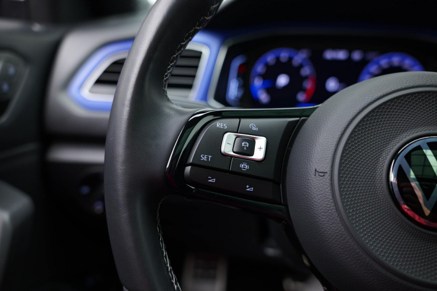 Volkswagen T-Roc 2.0 TSI 4Motion R |Pano|Akra|Dodehoek|Beats|Leder|