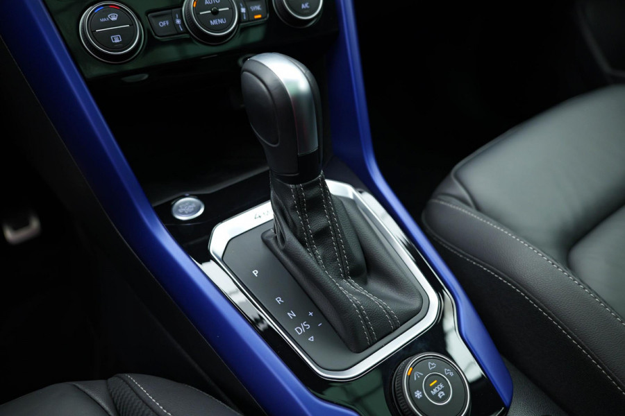 Volkswagen T-Roc 2.0 TSI 4Motion R |Pano|Akra|Dodehoek|Beats|Leder|