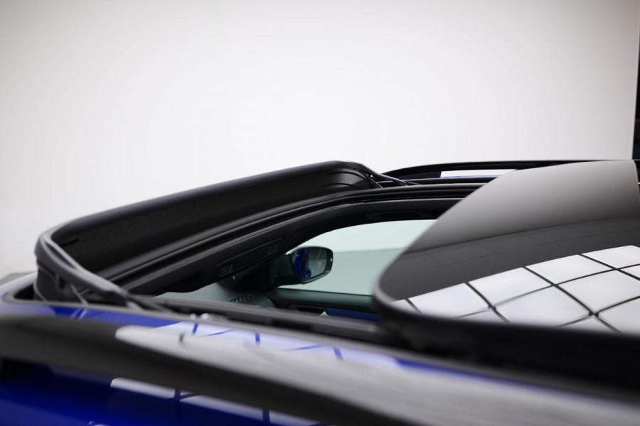 Volkswagen T-Roc 2.0 TSI 4Motion R |Pano|Akra|Dodehoek|Beats|Leder|