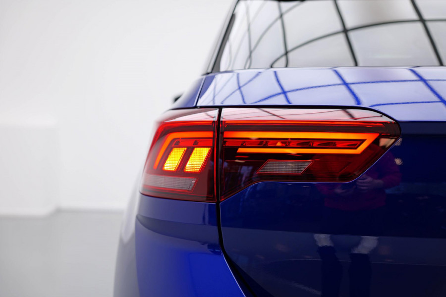 Volkswagen T-Roc 2.0 TSI 4Motion R |Pano|Akra|Dodehoek|Beats|Leder|