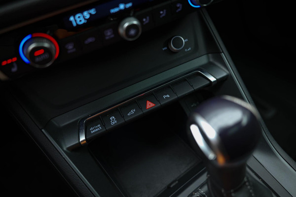 Audi Q3 Sportback 45 TFSI e 3x S-Line |Pano|Camera|Dodehoek|