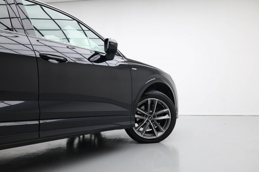 Audi Q3 Sportback 45 TFSI e 3x S-Line |Pano|Camera|Dodehoek|
