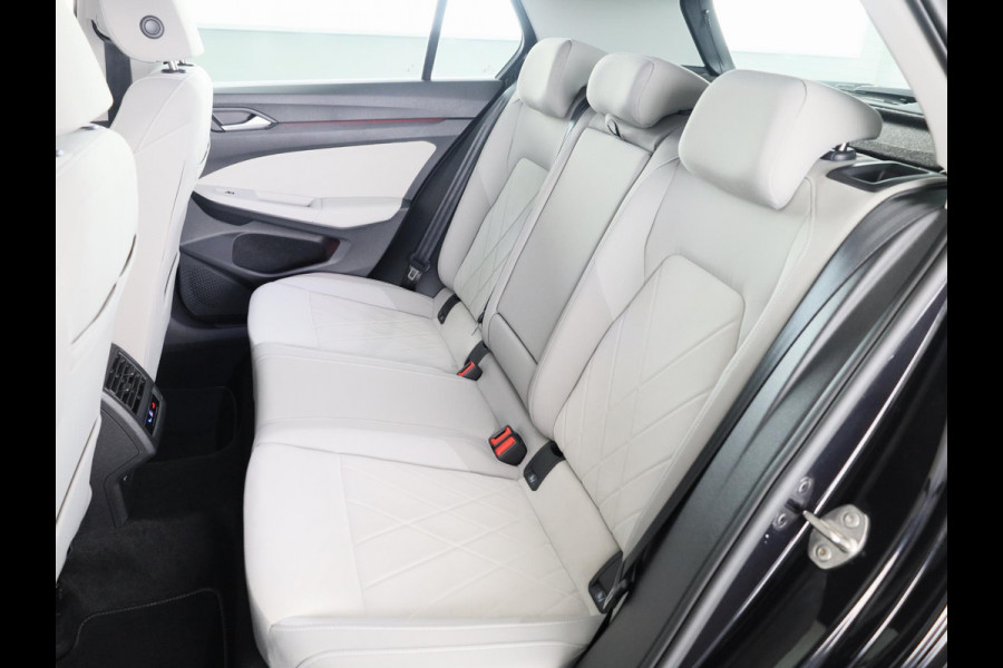 Volkswagen Golf 1.4 eHybrid Style 204 pk Automaat (DSG) | Navigatie | Parkeersensoren | Autom. airco (3 zones) | Stoelverwarming | LED koplampen |