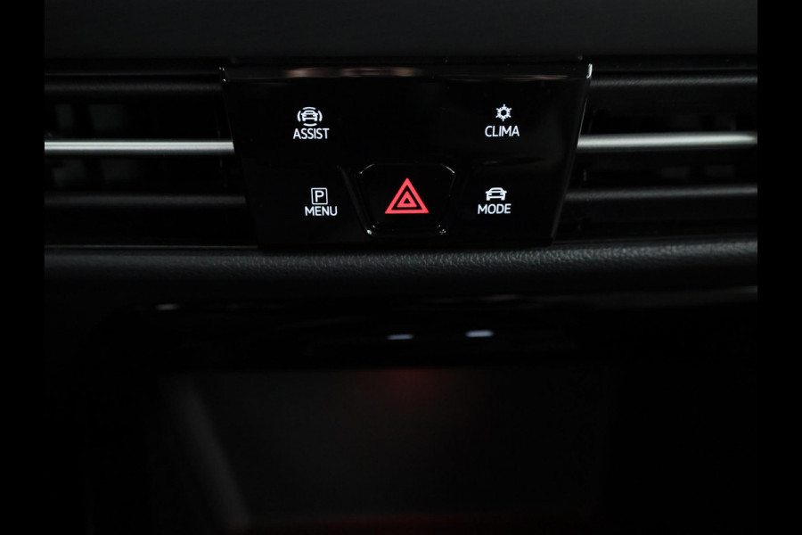 Volkswagen Golf 1.4 eHybrid Style 204 pk Automaat (DSG) | Navigatie | Parkeersensoren | Autom. airco (3 zones) | Stoelverwarming | LED koplampen |