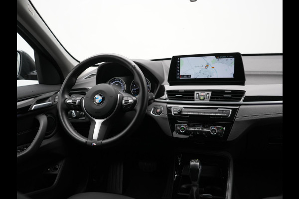 BMW X1 xDrive25e Sportline Plug In Hybrid 221pk Dealer O.H PHEV | Trekhaak Afn. | Head Up | Adaptive Cruise | Camera | Lederen Sportstoelen Verwarmd | M Sportstuur | Navigatie | DAB | 18"L.M |