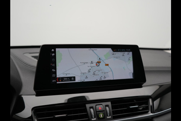 BMW X1 xDrive25e Sportline Plug In Hybrid 221pk Dealer O.H PHEV | Trekhaak Afn. | Head Up | Adaptive Cruise | Camera | Lederen Sportstoelen Verwarmd | M Sportstuur | Navigatie | DAB | 18"L.M |