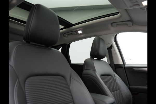 Ford Kuga 2.5 Titanium Plug In Hybrid 225pk Dealer O.H. PHEV | Panodak | Trekhaak Afneembaar | Adaptive Cruise | 360 Camera | Bang&Olufsen | Sportstoelen & Stuur Verwarmd | Keyless | Blis | Navigatie | DAB |