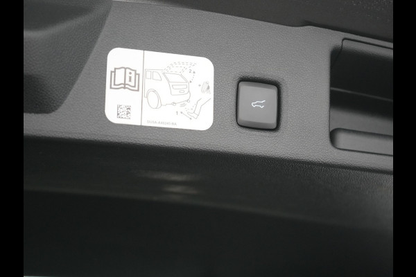 Ford Kuga 2.5 Titanium Plug In Hybrid 225pk Dealer O.H. PHEV | Panodak | Trekhaak Afneembaar | Adaptive Cruise | 360 Camera | Bang&Olufsen | Sportstoelen & Stuur Verwarmd | Keyless | Blis | Navigatie | DAB |