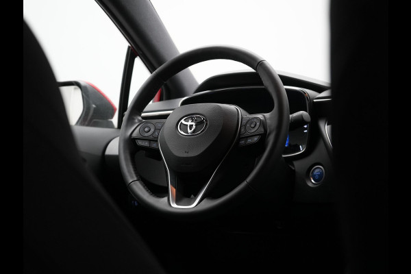Toyota Corolla Touring Sports 2.0 Hybrid Dynamic 180pk Dealer O.H. | Adaptive Cruise | Camera | Sportstoelen & Stuur Verwarmd | Apple Carplay | Keyless | Blis | Navigatie | DAB |