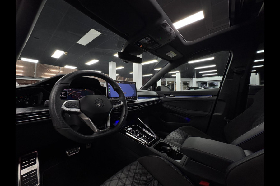 Volkswagen Golf 8.5 1.5 eTSI R-Line | CAMERA | LED | PANO |