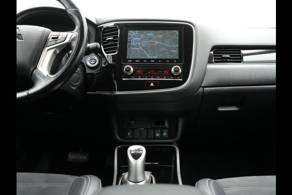 Mitsubishi Outlander 2.4 PHEV Intense Plug In Hybrid 225pk Dealer O.H PHEV | Trekhaak | Camera | Lederen Sportstoelen Verwarmd | Navigatie | Keyless | Android Auto | DAB |