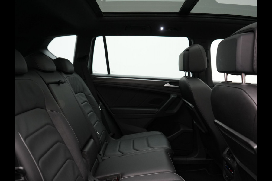 Seat Tarraco 1.4 TSI e-Hybrid Xcellence Plug In Hybrid 245pk Dealer O.H PHEV | Trekhaak Af Fabriek | Panodak | Adaptive Cruise | 360 Camera | Lederen Sportstoelen Memory & Verwarmd | Apple Carplay | Virtual | Stuur Verwarmd | Blis | Navigatie | DAB | 20"L.M |