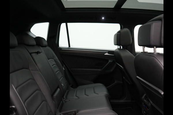 Seat Tarraco 1.4 TSI e-Hybrid Xcellence Plug In Hybrid 245pk Dealer O.H PHEV | Trekhaak Af Fabriek | Panodak | Adaptive Cruise | 360 Camera | Lederen Sportstoelen Memory & Verwarmd | Apple Carplay | Virtual | Stuur Verwarmd | Blis | Navigatie | DAB | 20"L.M |