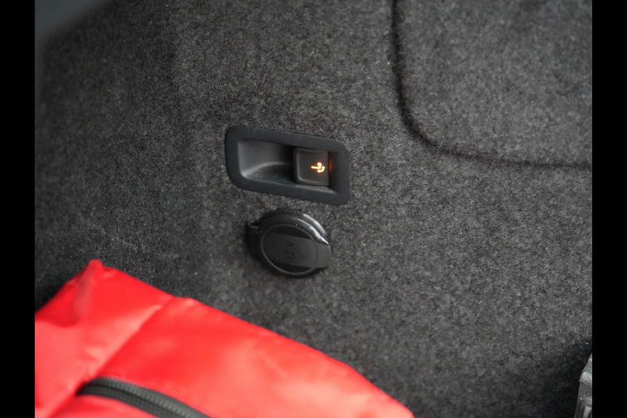 Seat Tarraco 1.4 TSI e-Hybrid Xcellence Plug In Hybrid 245pk Dealer O.H PHEV | Trekhaak Af Fabriek | Panodak | Adaptive Cruise | 360 Camera | Lederen Sportstoelen Memory & Verwarmd | Apple Carplay | Virtual | Stuur Verwarmd | Blis | Navigatie | DAB | 20"L.M |