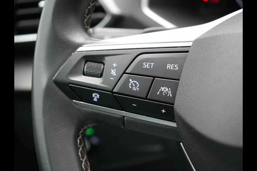 Seat Tarraco 1.4 TSI e-Hybrid Xcellence Plug In Hybrid 245pk Dealer O.H PHEV | Trekhaak Af Fabriek | Panodak | Adaptive Cruise | 360 Camera | Lederen Sportstoelen Memory & Verwarmd | Apple Carplay | Virtual | Stuur Verwarmd | Blis | Navigatie | DAB | 20"L.M |