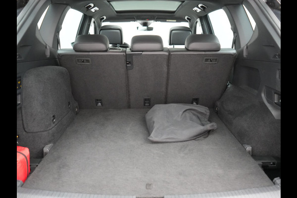 Seat Tarraco 1.4 TSI e-Hybrid Xcellence Plug In Hybrid 245pk Dealer O.H PHEV | Trekhaak Af Fabriek | Panodak | Adaptive Cruise | 360 Camera | Lederen Sportstoelen Memory & Verwarmd | Apple Carplay | Virtual | Stuur Verwarmd | Blis | Navigatie | DAB | 20"L.M |